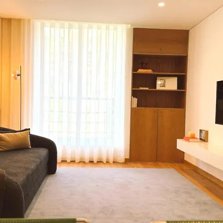 Arrabida Pine Flat *